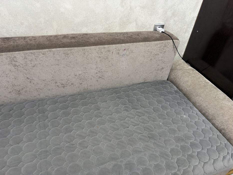 Продаю срочно тахту в идеальном состоянии