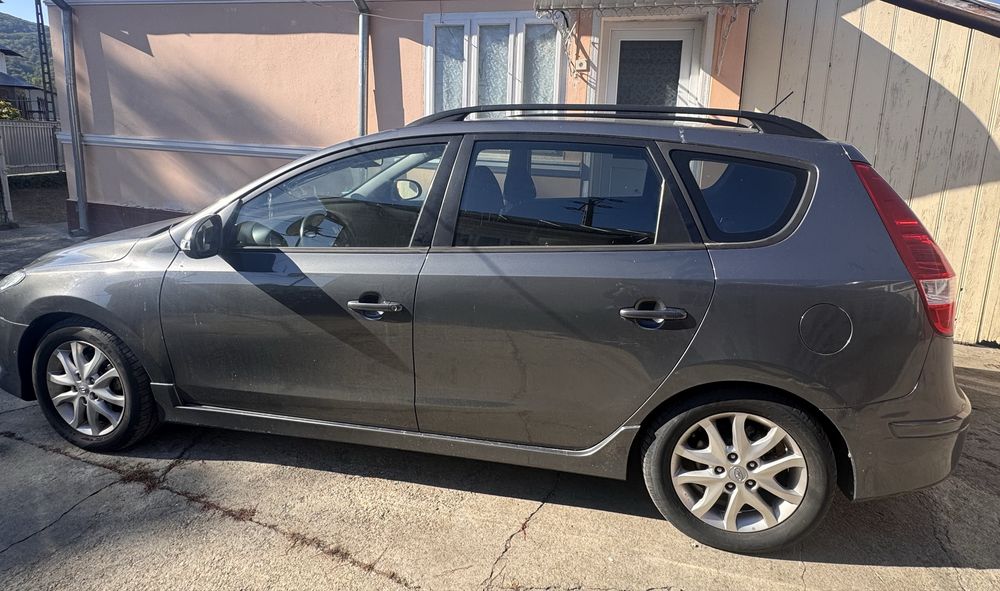 HYUNDAI i30 0 — imagine 3