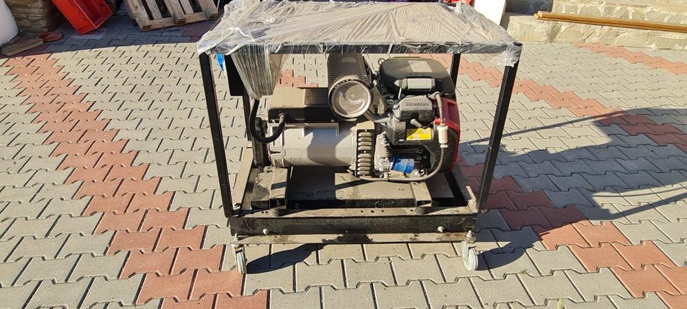 Se vinde ce se vede in poze