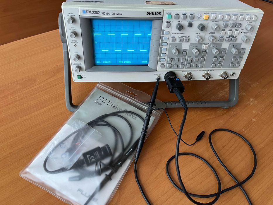 Осцилоскоп Philips (FLUKE) PM 3382 - 4 канален, комбиниран, 100 MHz