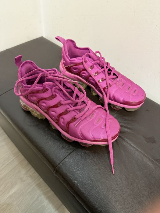 Vapormax розови размер 39