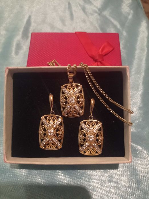 Серьги кулон на цепочке позолоченные притягивает взгляд качество