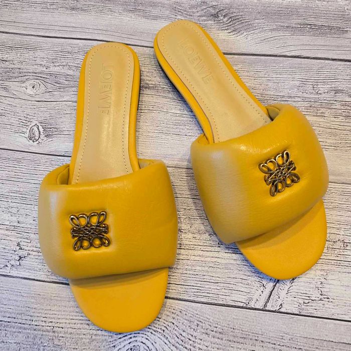 Чехли естествена кожа loewe