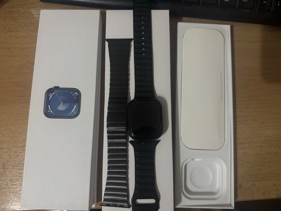 Apple Watch 45мм и HUBLOT VIII