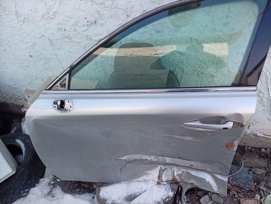 Продам двери от Lexus is 250