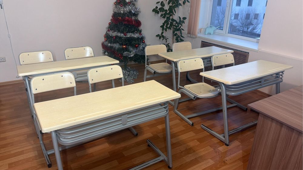 Продам парты со стульями