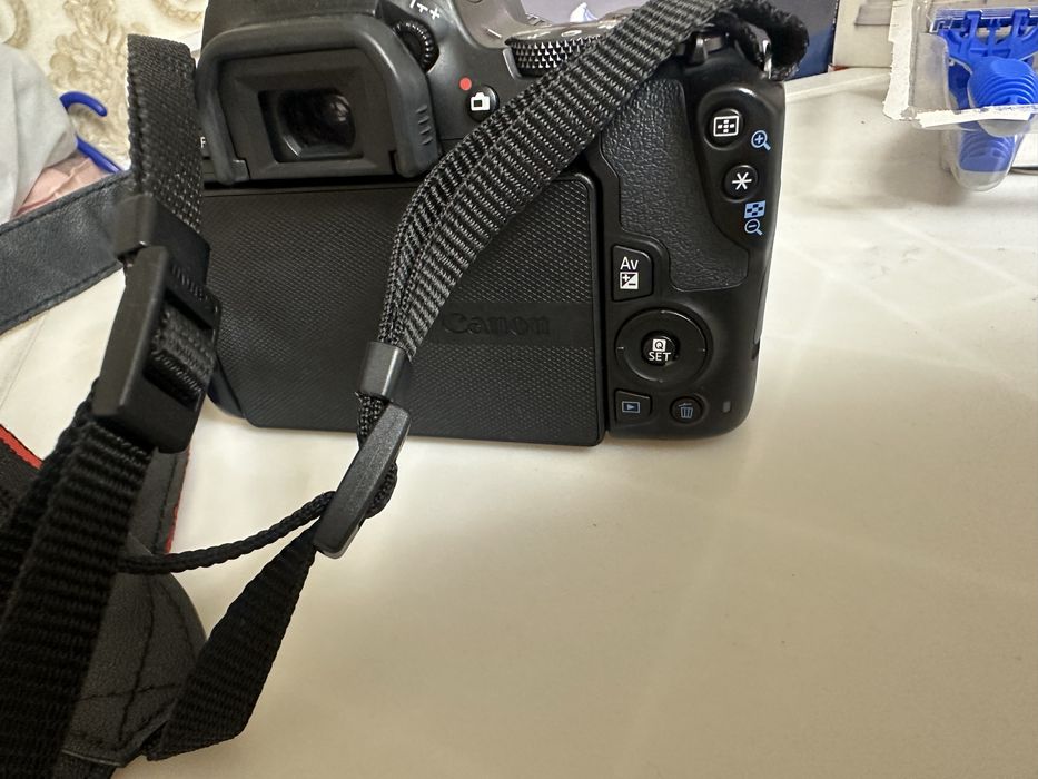 Canon eos 250D 18/55 ideal yengide