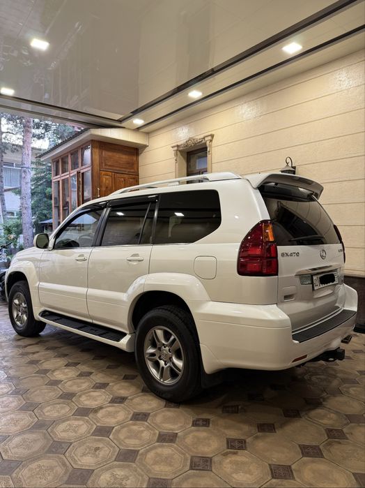 Lexus - GX 470.  V8