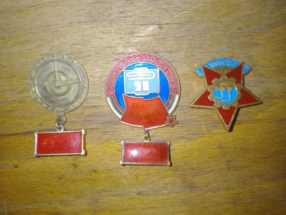 Стари ретро значки