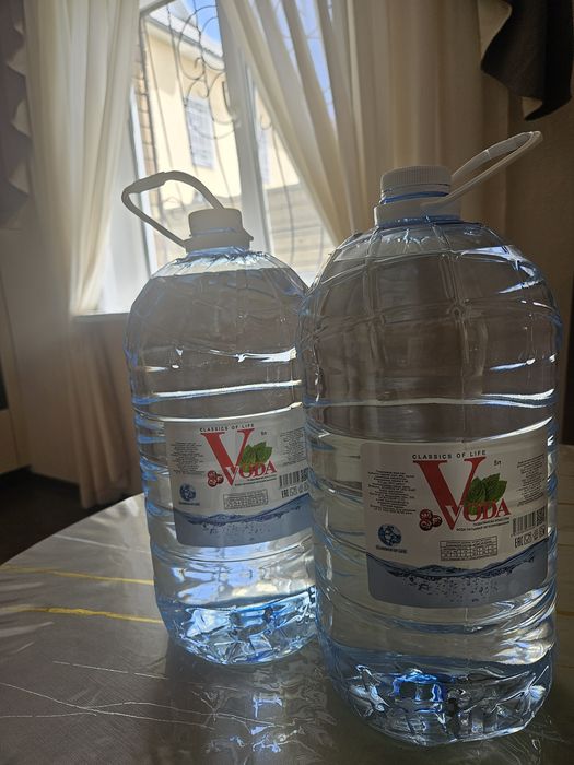 Продам пустые бутылки 5л