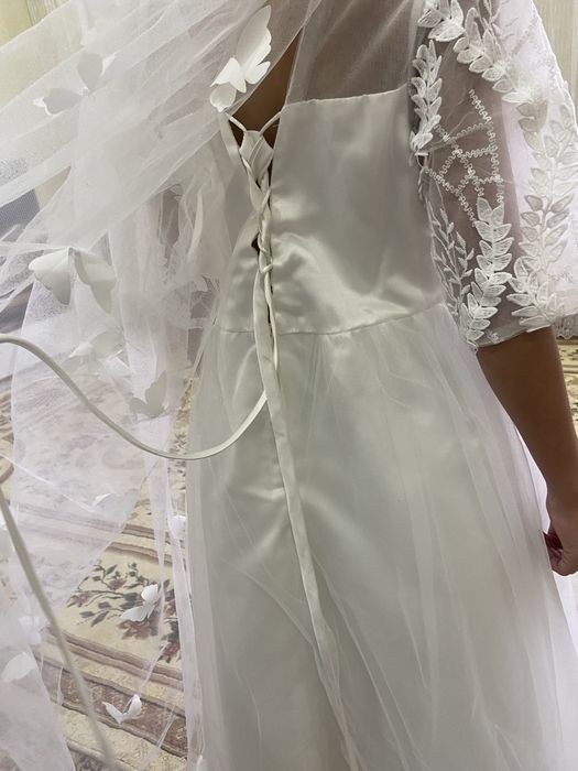 Продам белое бальное платье для девочки