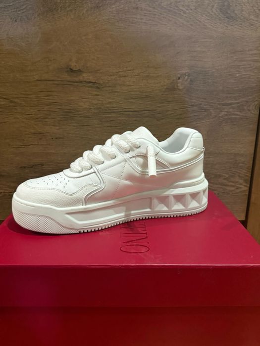 Valentino Garavani One Stud XL