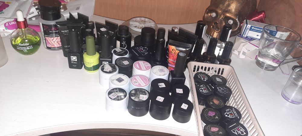 Для маникюра расходники . инструменты . фрезы.  базы