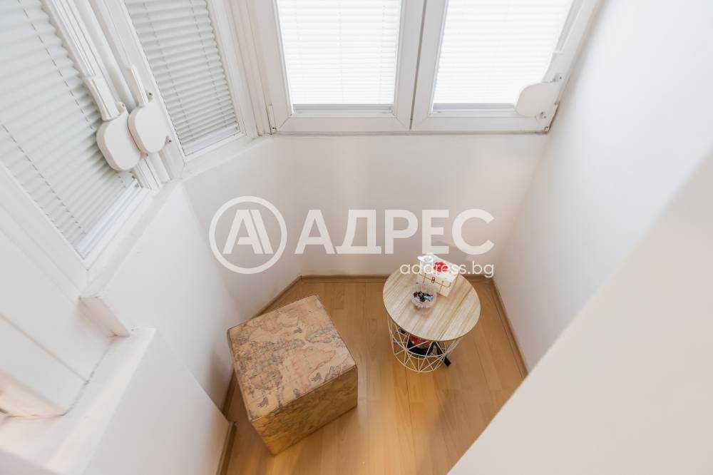 Тристаен апартамент, кв. Колхозен пазар, гр. Варна