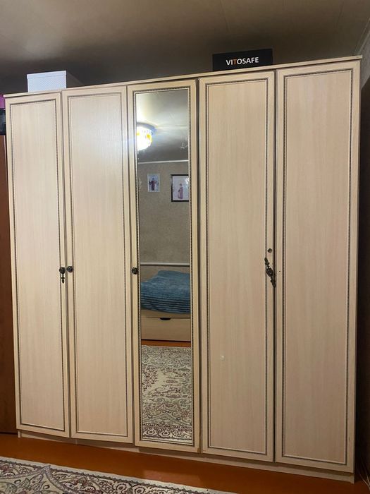 Продам спальный гарнитур