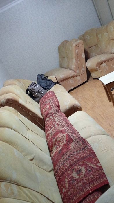 Диван б/у в зал длинный