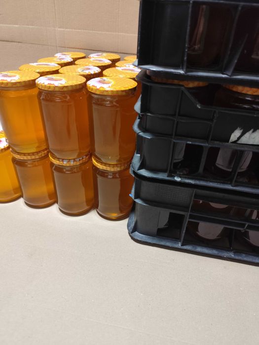 Пчелен билков мед