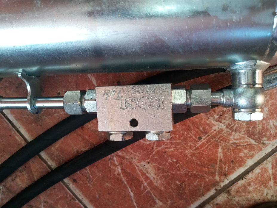 Tirant central hidraulic