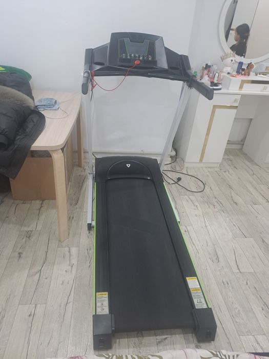 Продам беговую дорожку.