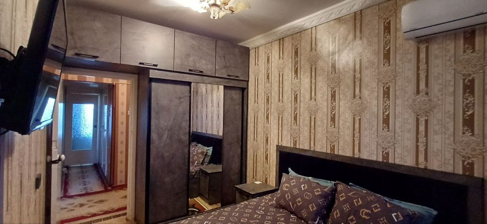 Продаю 3 комнатная квартира 10 микрорайон