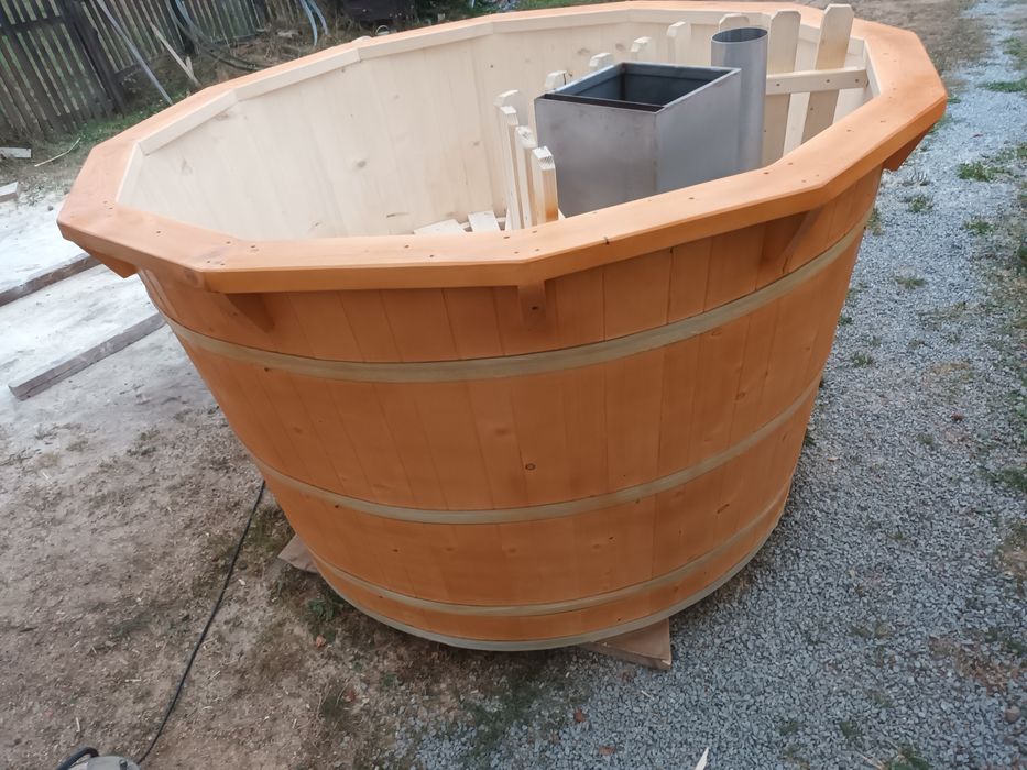 Ciubar din lemn pentru  baie