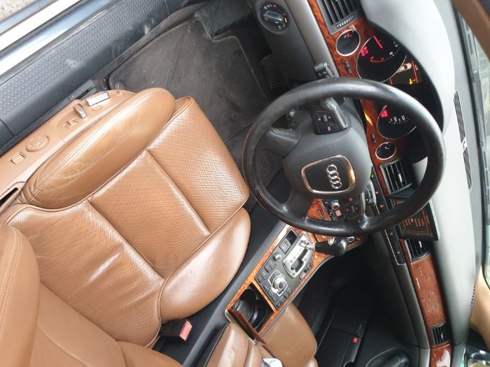 **Продава на части** Ауди А8 Д3 3.2FSI, вакуум, безключово, дистроник