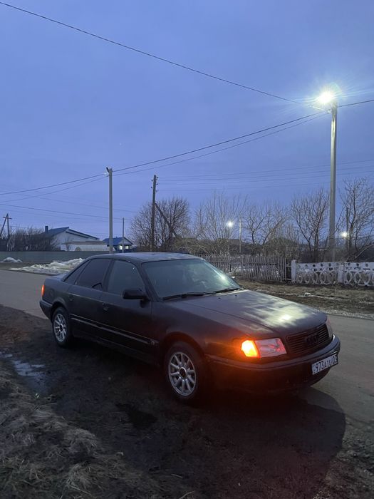 Ауди 100 c4.