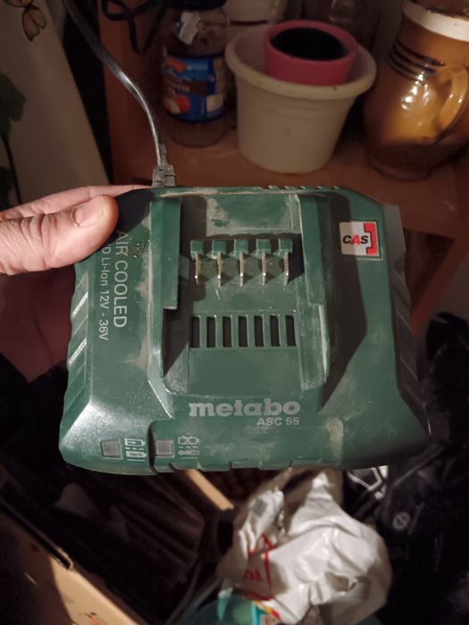 Vand acumulator si incarcator Metabo