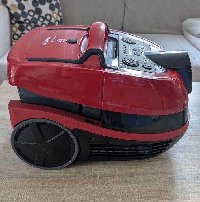 Aspirator cu spalare Bosch