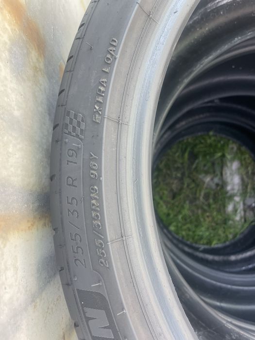 2 бр 255/35/19 Goodyear