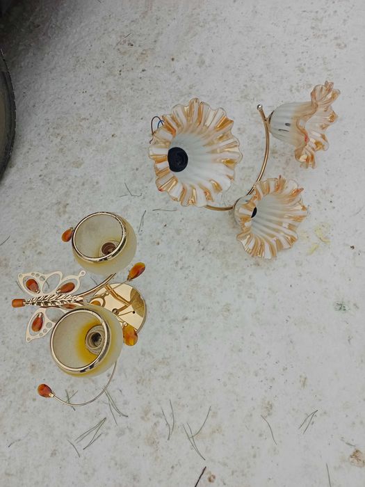 Продам люстры в хорошем состоянии адрес 6 мкр(кунаева)