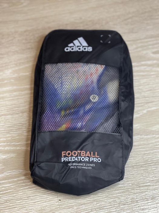 Вратарские перчатки