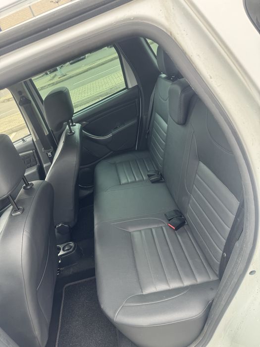 Duster Euro 6 an 2016 motor 1,2 benzină 125 cp KM 116771 ful dotări