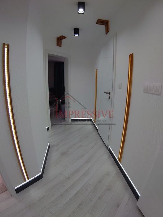 Продава се Тристаен апартамент в Варна, Бриз - 130 кв.м за 2924 €/кв.м - Снимка #2