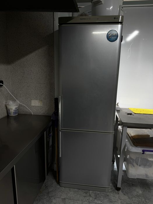 Продам холодильник