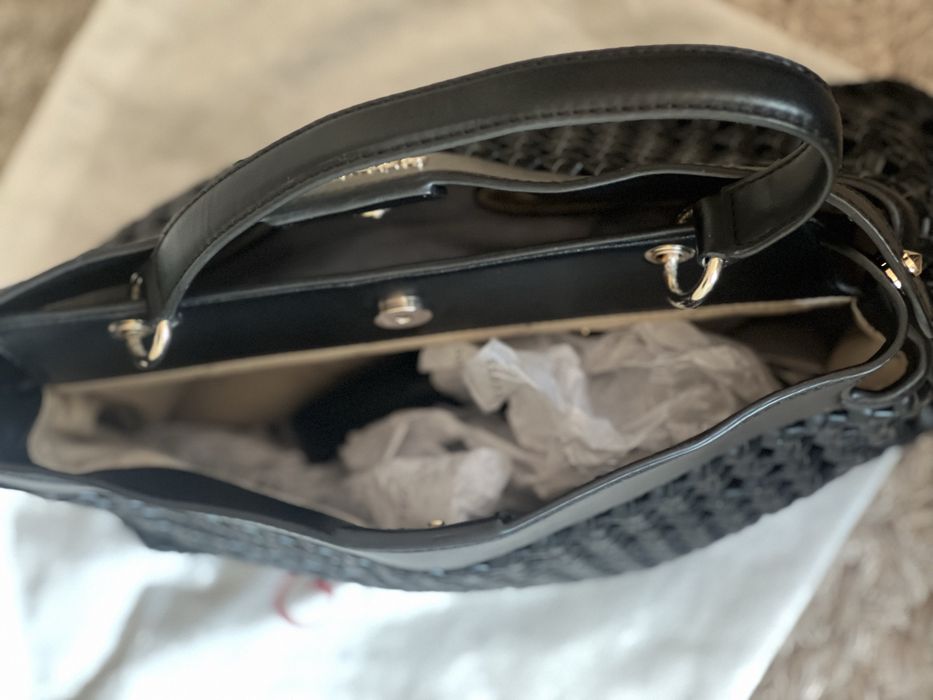 Продам сумочку GUESS