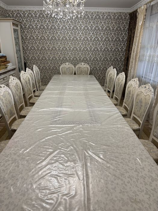 стулья 18 штук зал