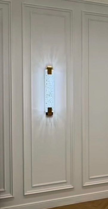 Продам новое настенное красивое БРА.