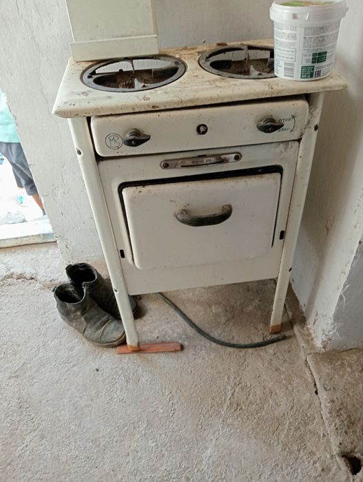 Газ плита.           .