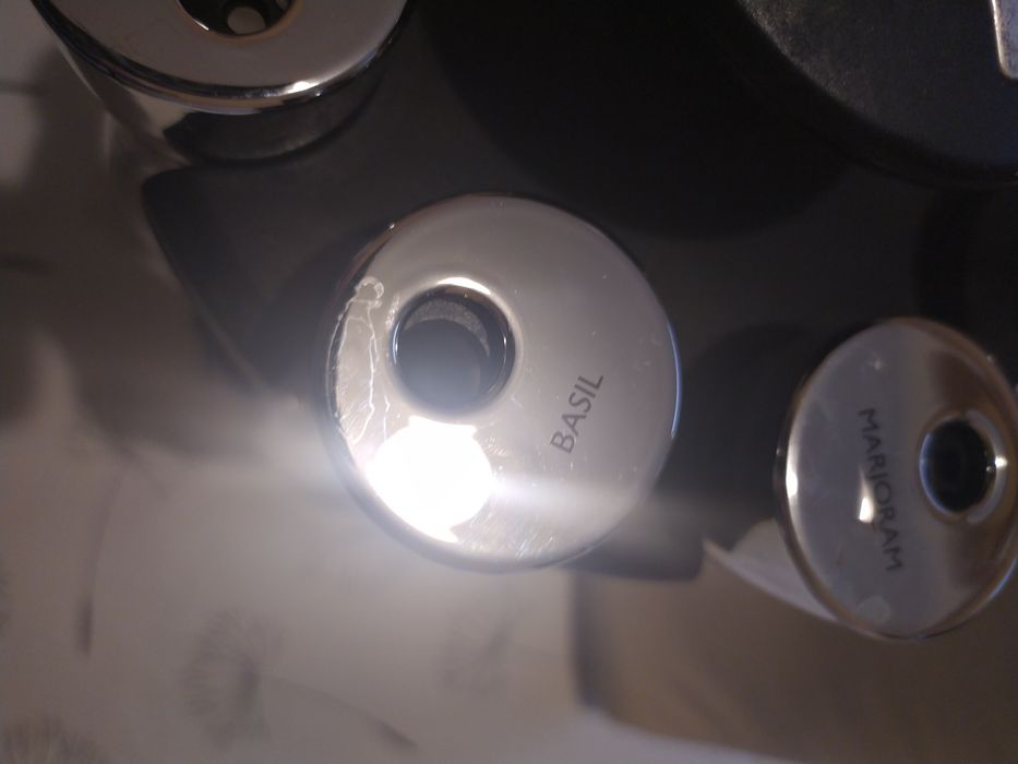 COLE--MASON  Въртящ се на 360град. комплект от 16 съда.за подправки