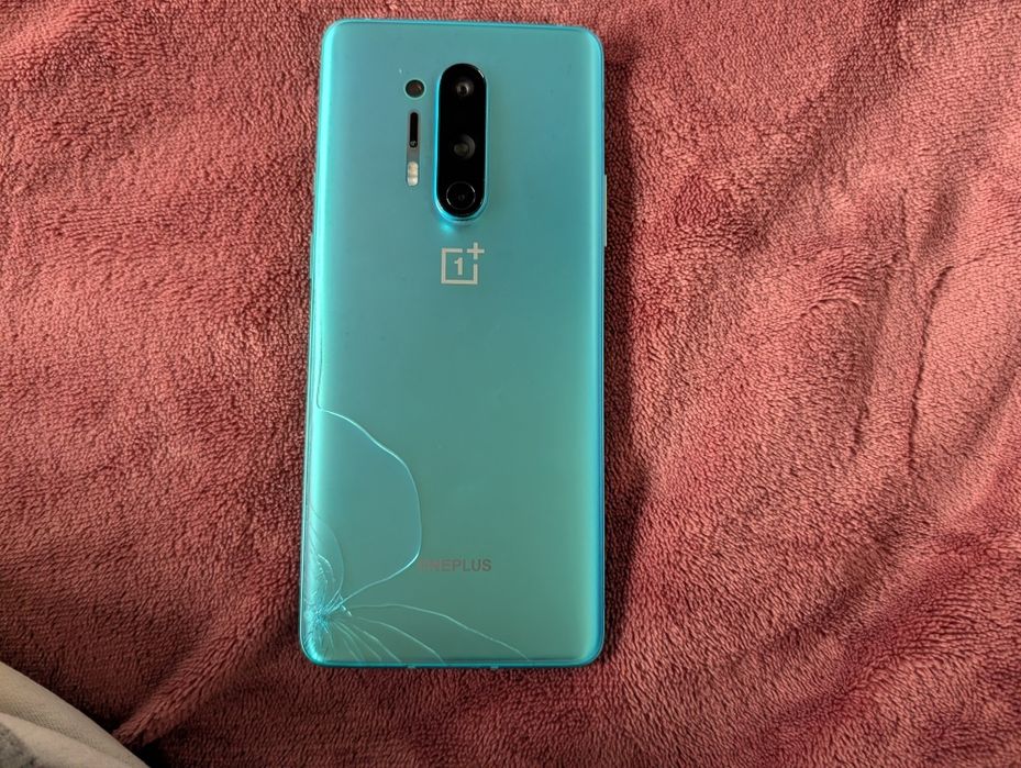 Продаю One plus 8 pro 128GB/8GB