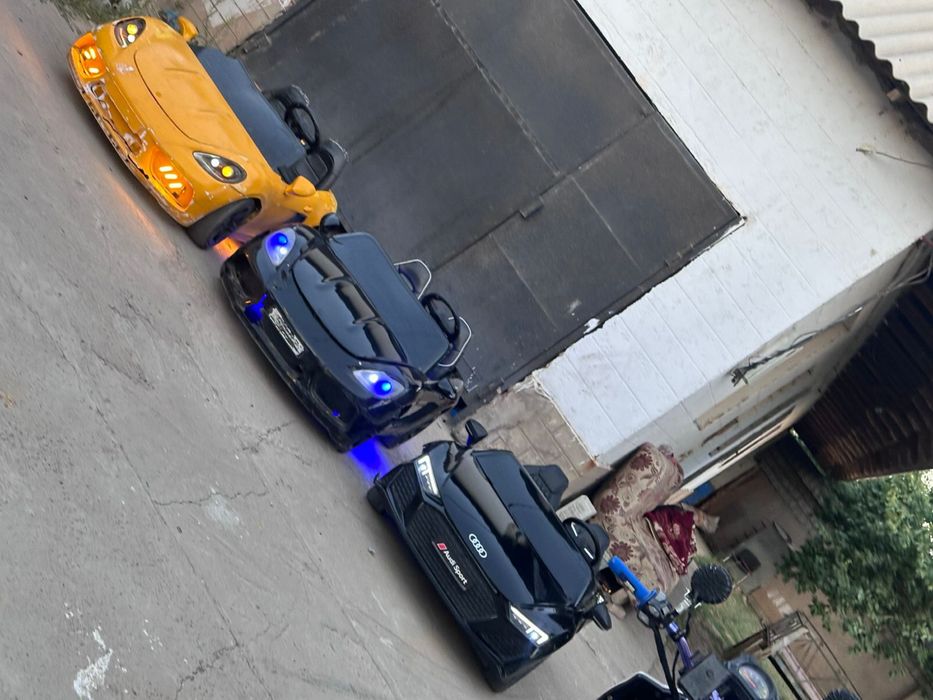 Детский машина желтый