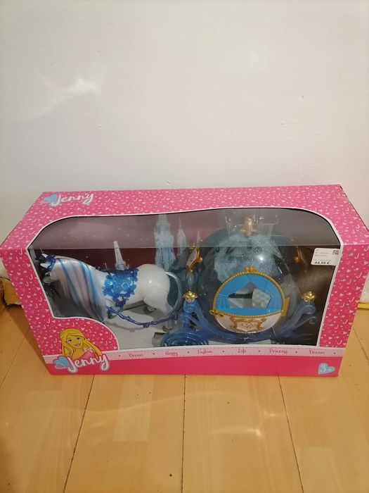 Caleasca cenusaresei, model mărime 50cm