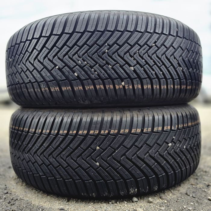 2x 235/55/19 ALLSEASON CONTINENTAL 2022 Stare ca noi