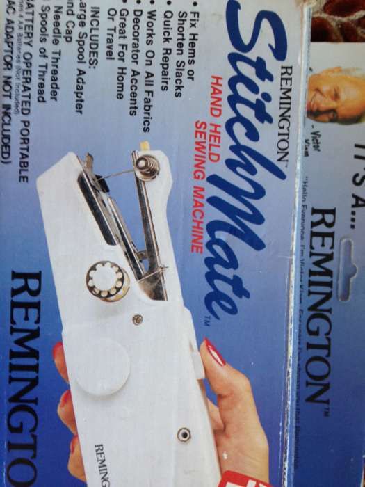 vând mașina de cusut manuala Remington noua