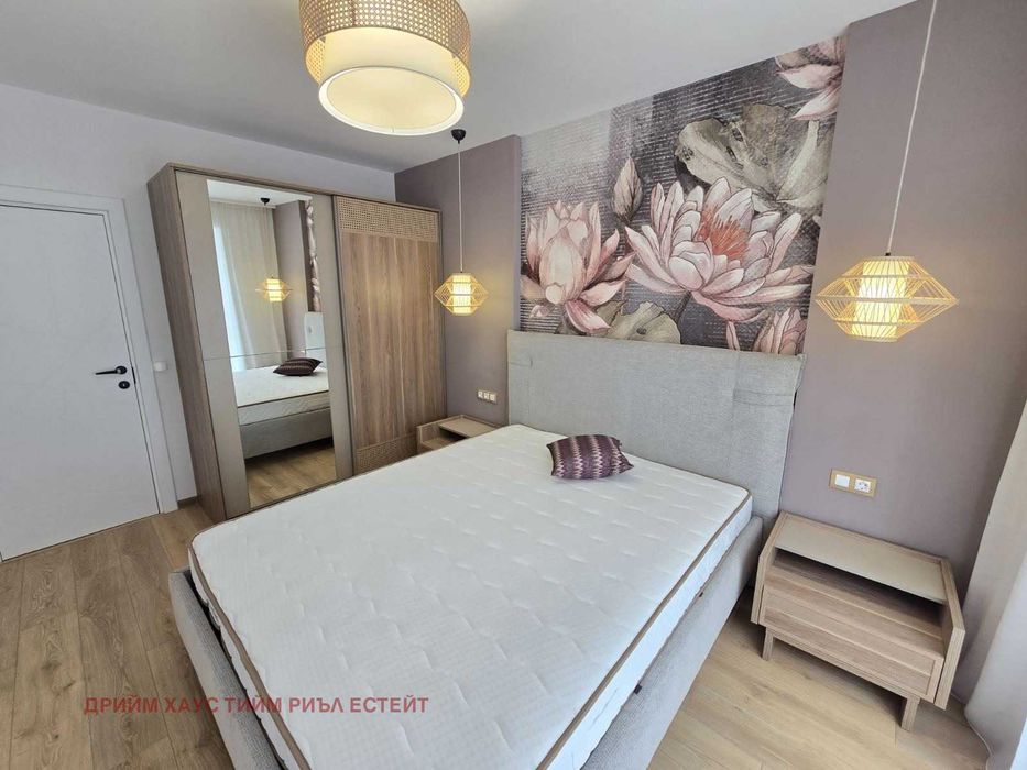 Дава се под наем Двустаен апартамент в София, Център - 75 кв.м за 448.8 € - Снимка #2