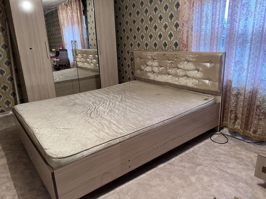 Продам срочно спальный гарнитур