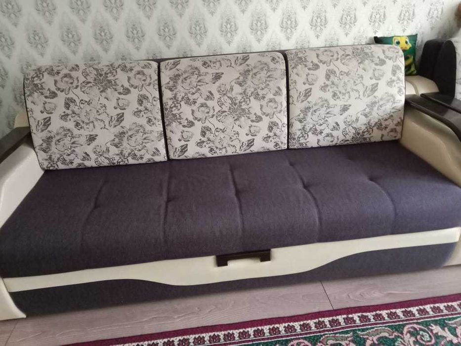 продам диван большой
