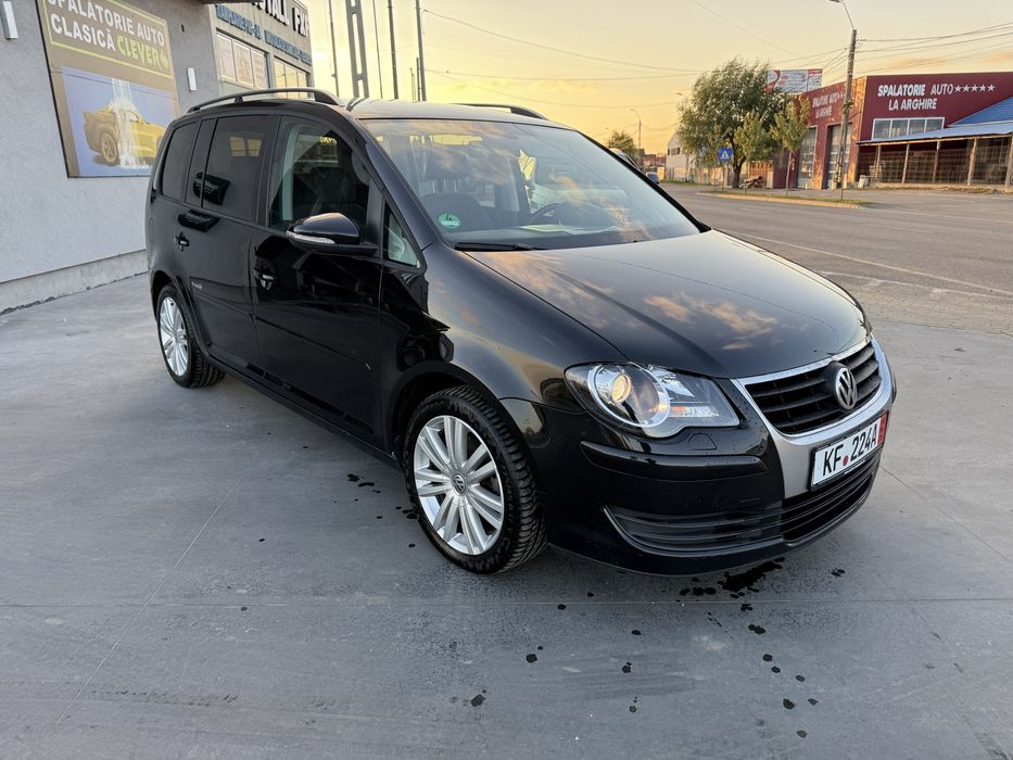 Volkswagen touran 1.9 diesel 6 trepte 2010 istoric service complet