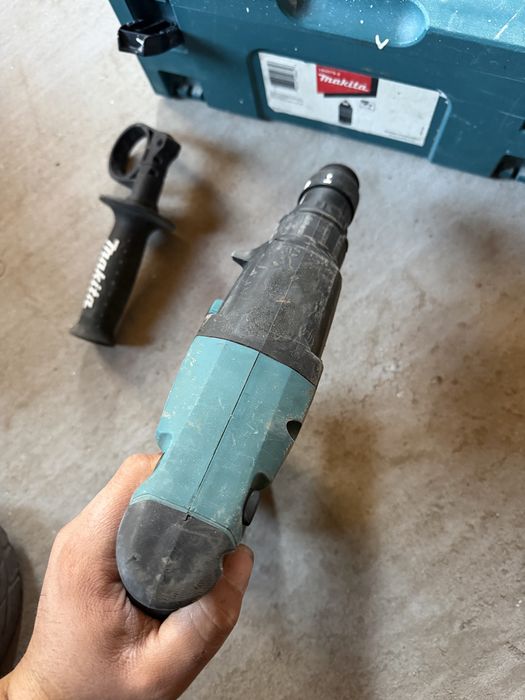 Makita DHR 243 безчетков перфоратор
